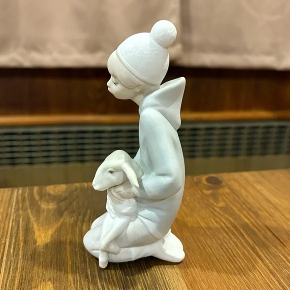 Lladro Shepherd Boy with Lamb - matte - Retired #4676 - Picture 2 of 7